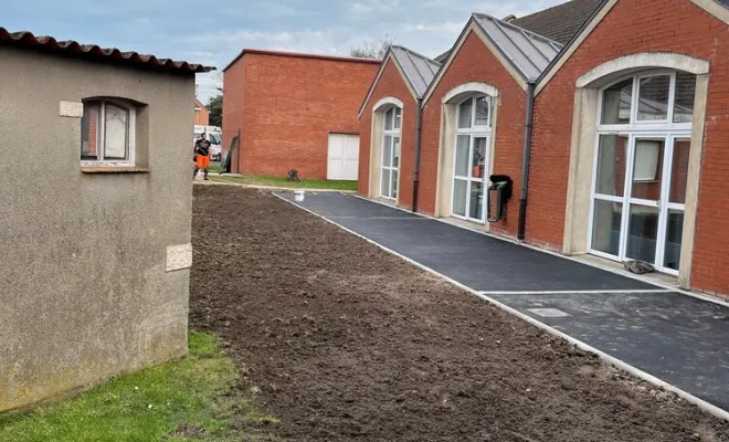 Création parvis en enrobé d'une école à Dunkerque, Dunkerque, TP4F